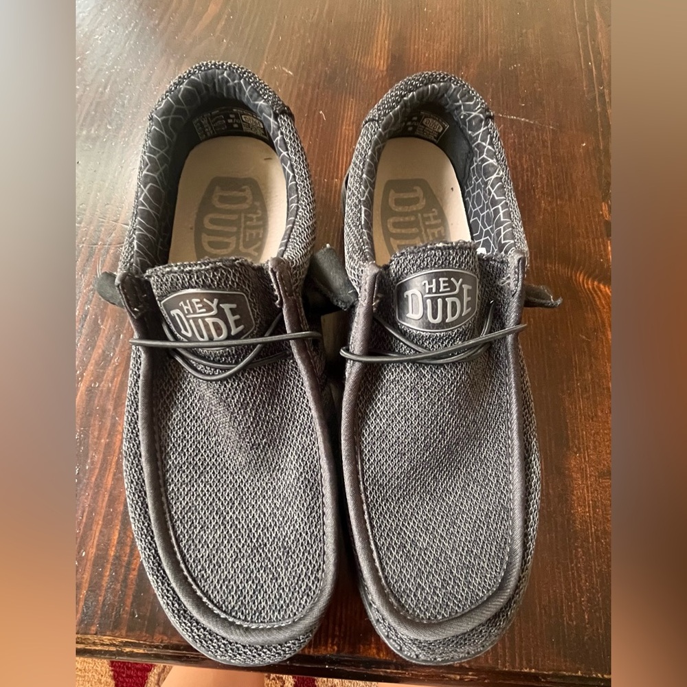 Hey Dude- Men’s size 9